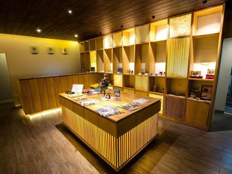 Yama Hotel & Rooftop Bar Янгон Екстер'єр фото