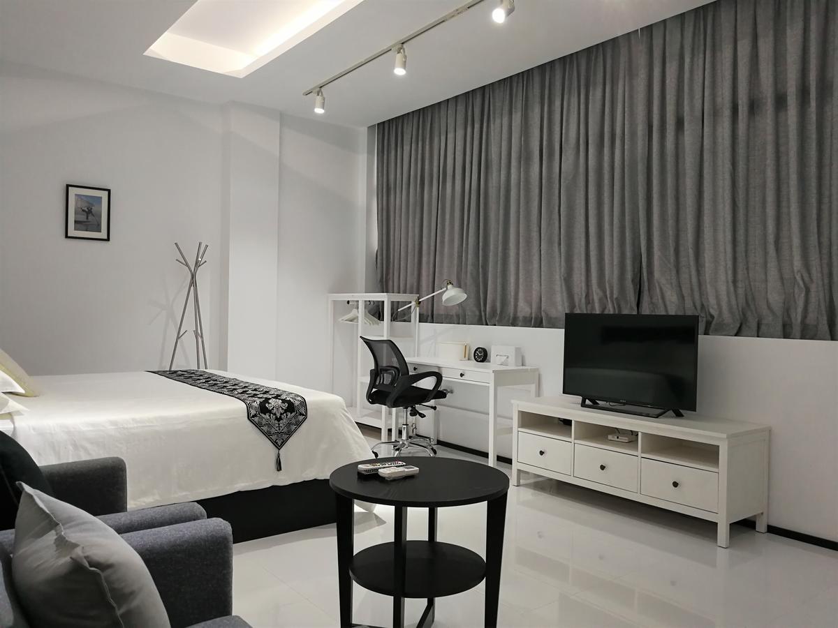 Yama Hotel & Rooftop Bar Янгон Екстер'єр фото
